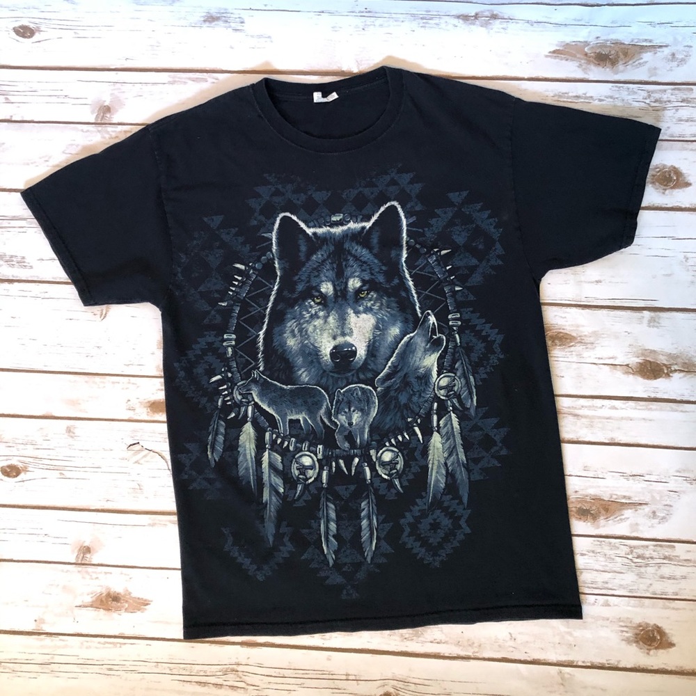 Vintage wolf dreamcatcher graphic tee